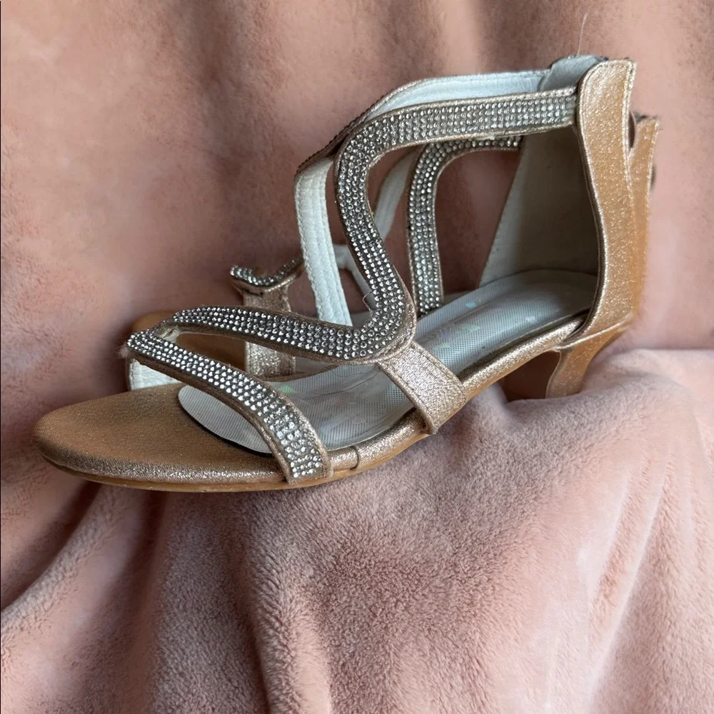 Girls Size 2 Kitten Heels